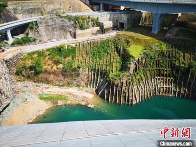 廢棄礦坑“新生”出“冰雪世界” 長沙迎旅游新地標